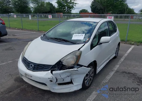 2013 Honda Fit Sport z USA, uszkodzony, nr VIN JHMGE8H51DC054571
